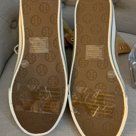 Tory Burch Benjamin camel and gold high top sneakers. Size 9 - Picture 5 of 15